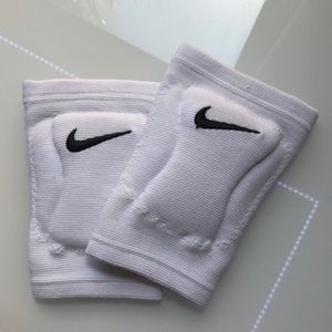 white nike knee pads
